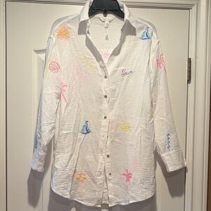 Lilly Pulitzer White Top with Gold Logo Detailing